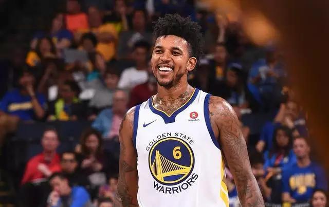 则把投手 则把投手